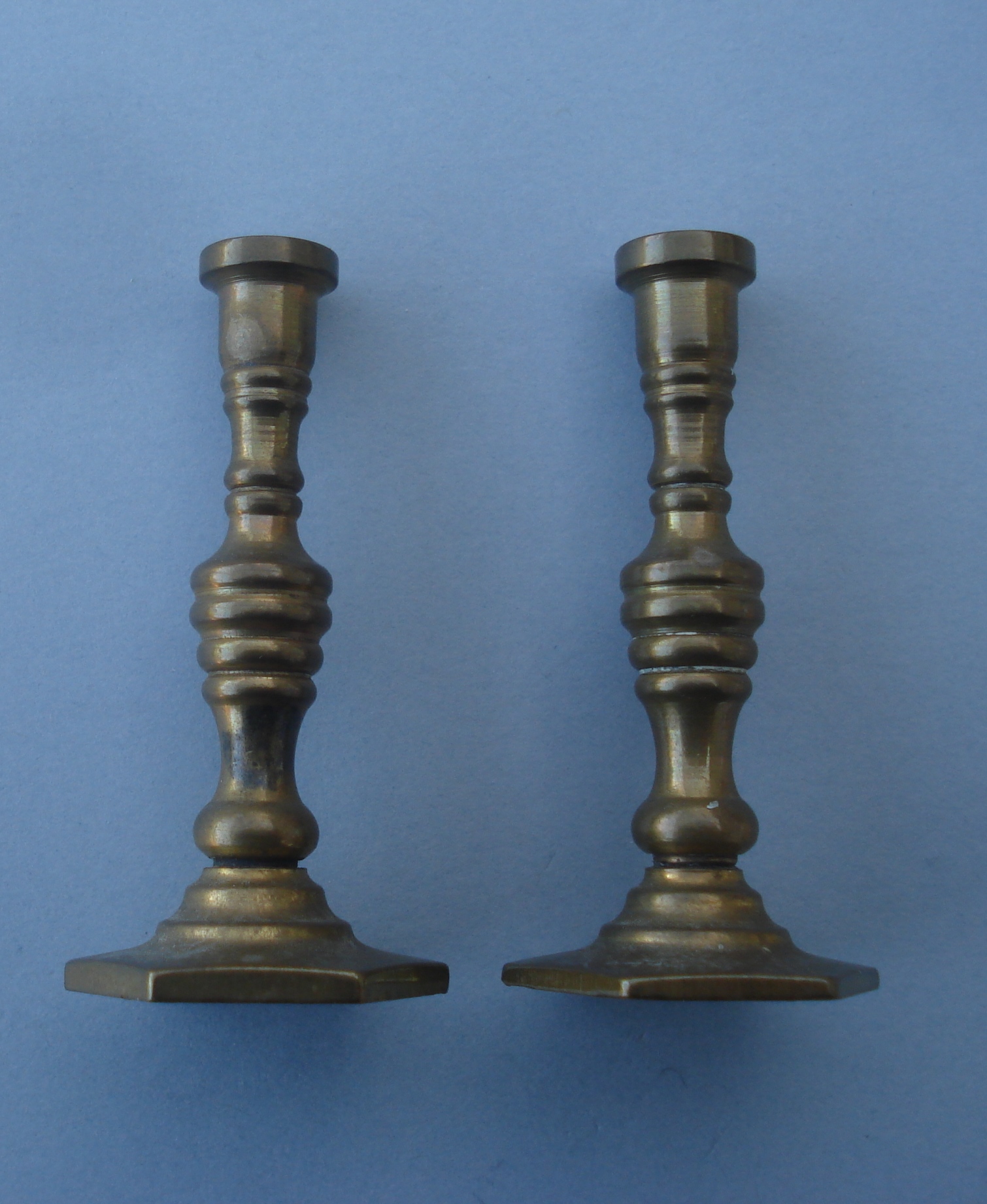 2 CHANDELIERS EN METAL ref CHAN 3 pour poupes 29/39 cm